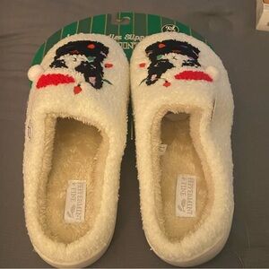 Peppermint and Pine Women’s Slippers Sz 9/10. Face of Kitten on front.